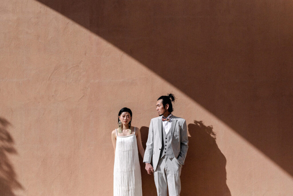 Danza delle Ombre - idea di posa creativa per coppie per un servizio fotografico